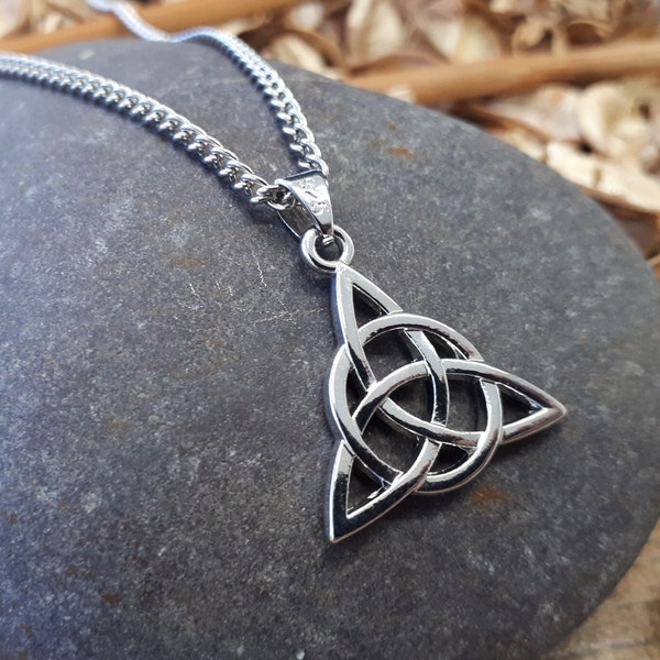 Trinity knot heart locket - Celtic Knots Pendant Necklace, Trinity Knot Pendant, Celtic Knot Jewelry, Celtic Knot Pendant. Gift set for her