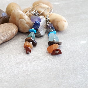 Chakra Ohrringe - Regenbogen Ohrringe für Frauen. Chakra Heilstein - Heilender Kristall Schmuck - Heilkristalle Schmuck - Chip Stone