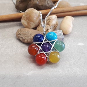 Chakra Halskette Heilstein - Chakra Anhänger - Heilender Kristall Schmuck - Chakra Halskette für Frauen - Regenbogen Halskette Heilende Kristalle