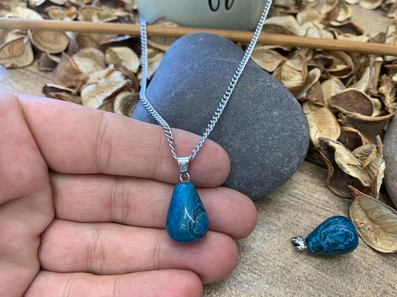 Blue onyx necklace deals