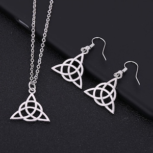 Trinity knot charm - Celtic Knots Pendant Necklace, Trinity Knot Pendant, Celtic Knot Jewelry, Celtic Knot Pendant. Gift for her / Mom