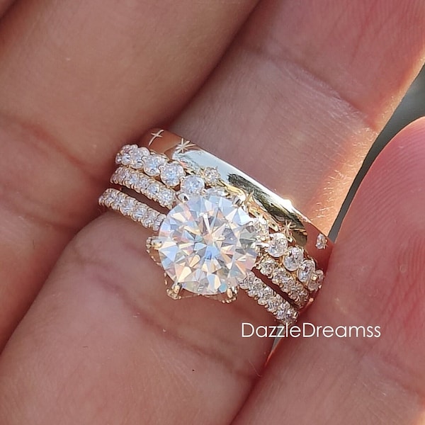 Anillo de bodas de moissanita redonda de 2 quilates con dos bandas centrales/Anillo único de diamantes redondos/Anillo de oro amarillo macizo de 14 quilates/18 quilates/Anillos con garras de tulipán