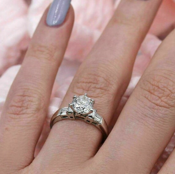 Lab-Grown Diamond Modern Design Engagement Ring | HX Jewelry