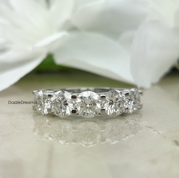 Anillo de compromiso de 5 piedras hotsell
