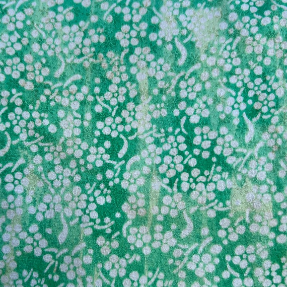 Bright green silk crepe kimono with small plum bl… - image 2