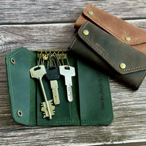 portachiavi in pelle, custodia portachiavi, regalo per la festa del papà, regalo per lui, regalo per la festa della mamma, portachiavi personalizzato, portachiavi personalizzato, portachiavi a portafoglio.