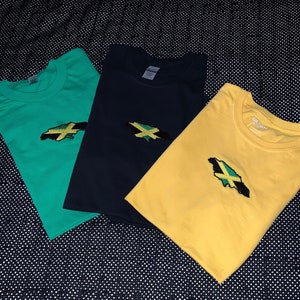 Camisetas unisex con diseño de mapa de Jamaica bordado en color