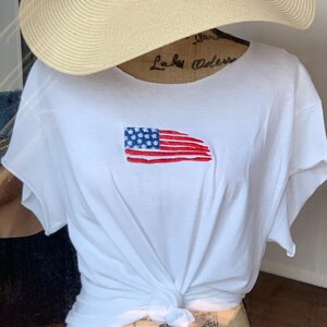 T-shirt unisexe brodé avec drapeau américain