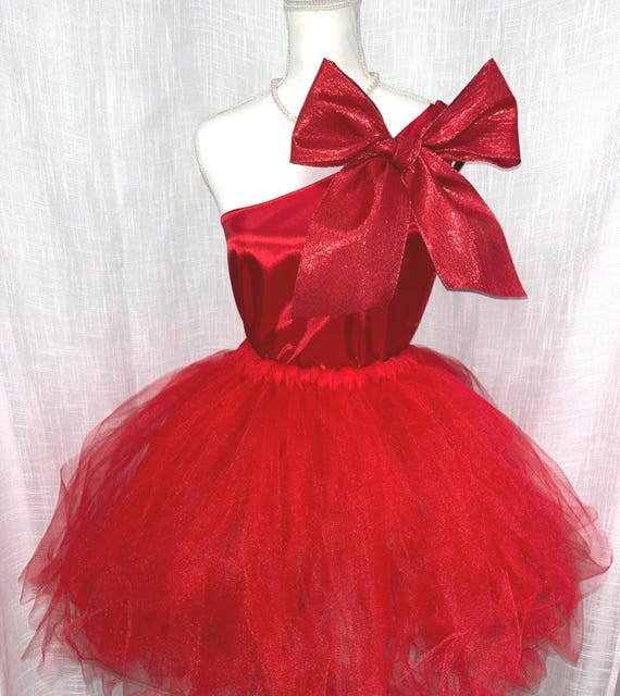 Cocktail outfit :  off shoulder blouse matching tutu  big bow outfit