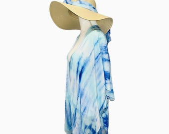 Badpakbedekking: strandfeestjurk loungekleding aan het zwembad vakantiekleding oceaanblauwe kleur tie-dye-thema