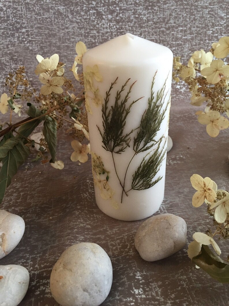Medium Floral Candle in White and Green