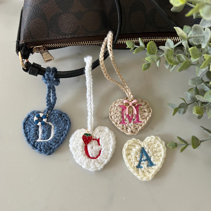 🎁 Personalized Handmade Crochet Heart Bag Charm, Bag Charm with Mini Pendant, Whimsical Heart Charm, Crochet Heart Keychain for Backpack