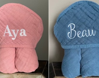 Personalized Muslin Baby Towel I Embroidered baby towel I Baby gift I Nursery gift I Baby shower gift.