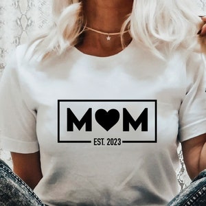 MOM est 2022 Anuncio de bebé, Mommy Est 2022 SVG PNG, Descarga instantánea de imágenes prediseñadas de papá, archivos de papá, cricut y silueta descarga instantánea