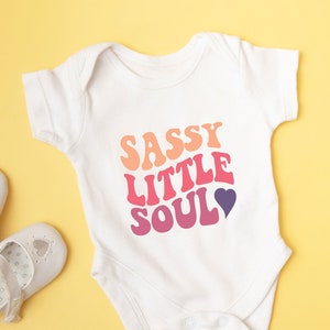 Freche kleine Seele SVG, DIY Shirt Dateien für Cricut, Sassy svg, Kind Shirt, sarkastische svg, Boho svg, wellig gestapelt svg, svg Kind Shirt design