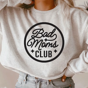 Bad Moms Club archivos svg para cricut y silueta, archivos svg y png para subliamción, en mi era de mala mamá, mamá vida svg
