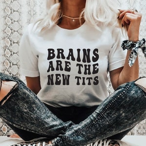 Los cerebros son las nuevas tetas SVG, archivos svg de citas inteligentes para la máquina de corte, letras apiladas onduladas png de sublimación, archivos svg maravillosos,