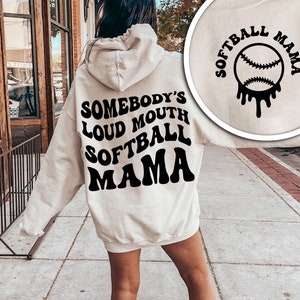 Alguém fala alto Softball Mama SVG e PNG | Mamãe de Alguém, Ondulada, Tendência | Sublimação, arquivo de corte | Download digital de dois designs