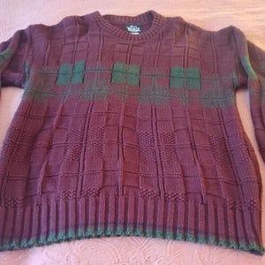 Vintage Woolrich Men&#39;s Large Burgundy Pullover Sweater