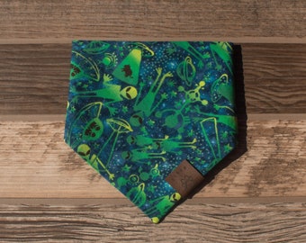 Alien Dog Bandana -  Cat Bandana - Space - Snap on - Pet Scarf - Green - Horseshoe#809