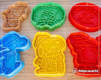 Christmas Snoopy Cookie Cutter Set of 6. Includes Snoopy Santa, ice skating, Woodstock hug. Colorful and Highly detailed Stamps with handles