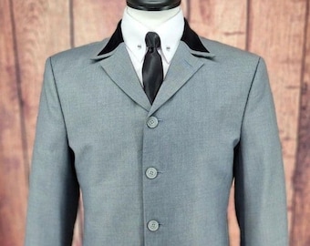 Grauer Beatles-Anzug aus Wolle: 60s Retro, vier Knöpfe, Samtkragen