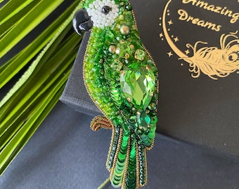Broche Green Parrot, handgemaakte geborduurde vogelspeld