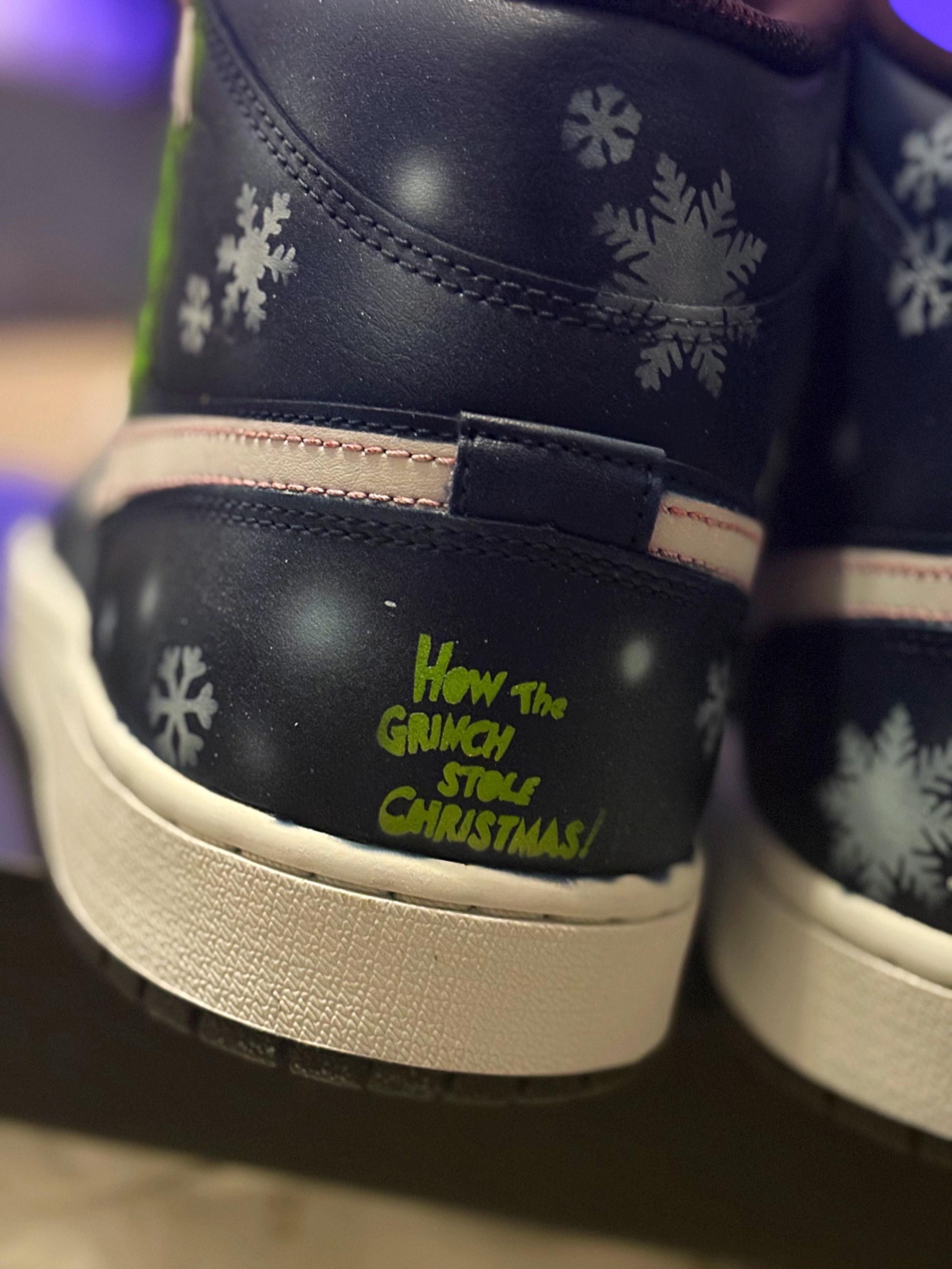 the dunk that stole christmas shoes