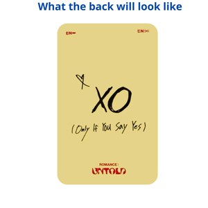 Op de afbeelding: Een rechthoekige kaart met afgeronde hoeken, met de tekst "XO" in zwart, met een hartsymbool erboven. Hieronder staat de tekst "(Only If You Say Yes)". Het woord "UNTOLD" is rood, met "ROMANCE:" erboven. De achtergrond is lichtgeel.