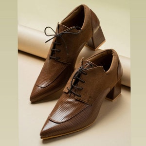 Oxford Pumps, Womens Oxfords, Heeled Oxfords, Chic Leather Shoes, Custom Shoes, Oxford Heels, Brown shoes FREE customizations