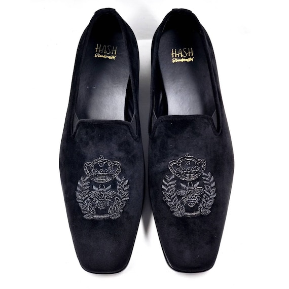 Modsatte redaktionelle Huddle Buy Men Black Velvet Loafers Slipon Shoes With Hand Embroidery Online in  India - Etsy