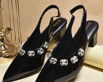 Escarpins à bride arrière en cuir végétalien verni noir | Escarpins avec strass