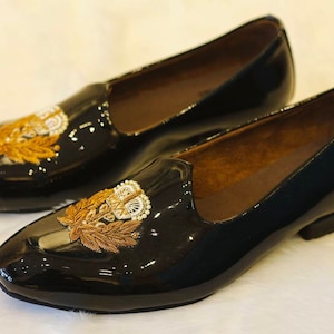Handmade Zardozi Embroidered Vegan Leather Mojdi Loafers