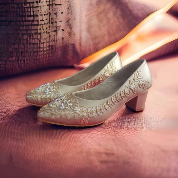 Zubeida Wedges | Golden Royal Bridal Footwear from India – aroundalways