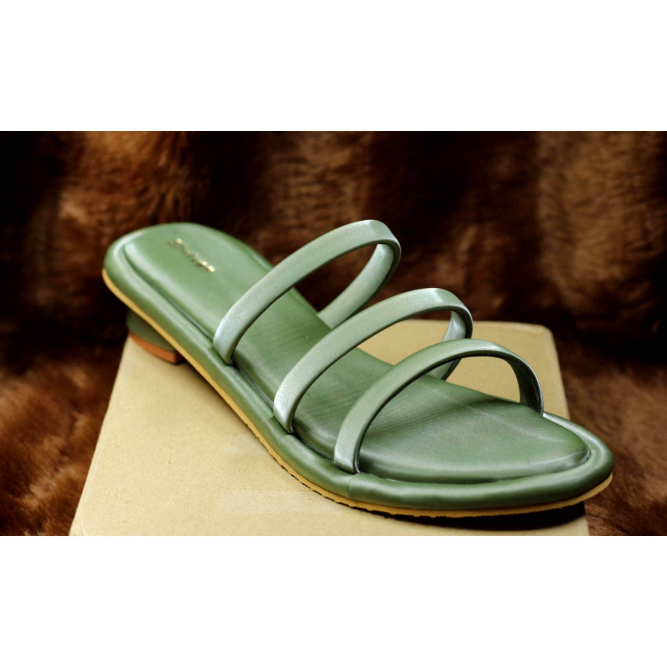 Olive green gladiator sandals hotsell