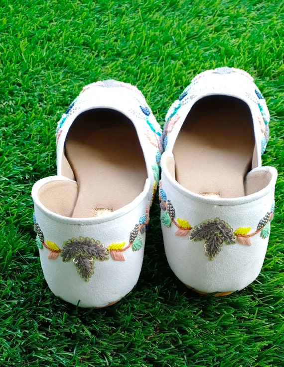 Bata ladies mojdi best sale