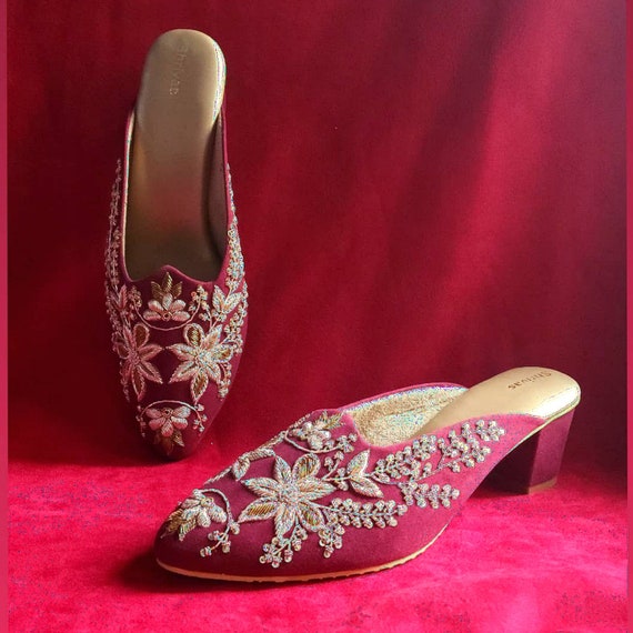 Buy Shoetopia Women Peach Coloured & Gold Toned Colourblocked Heels - Heels  for Women 10181397 | Myntra
