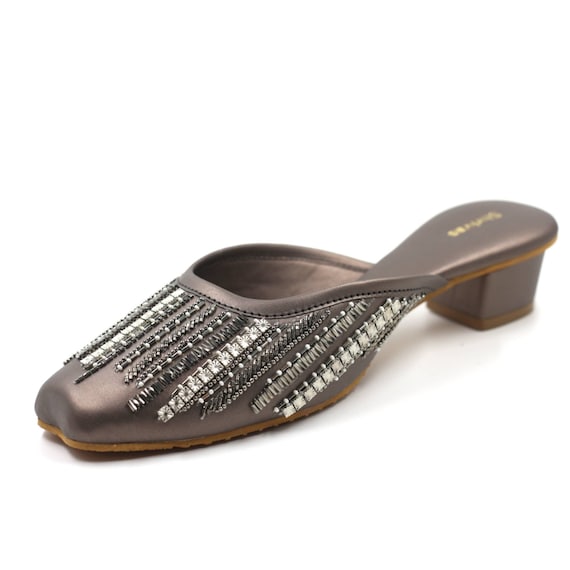 Mojdi sandal sale