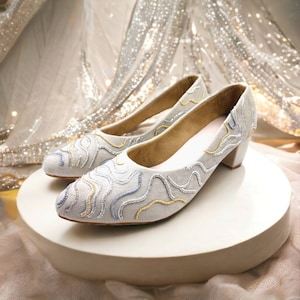 Ivory cream velvet shoes block heel pumps,Bridal shoes Heels, Wedding shoes for bride,Wedding block heel, White wedding embrodiered shoes