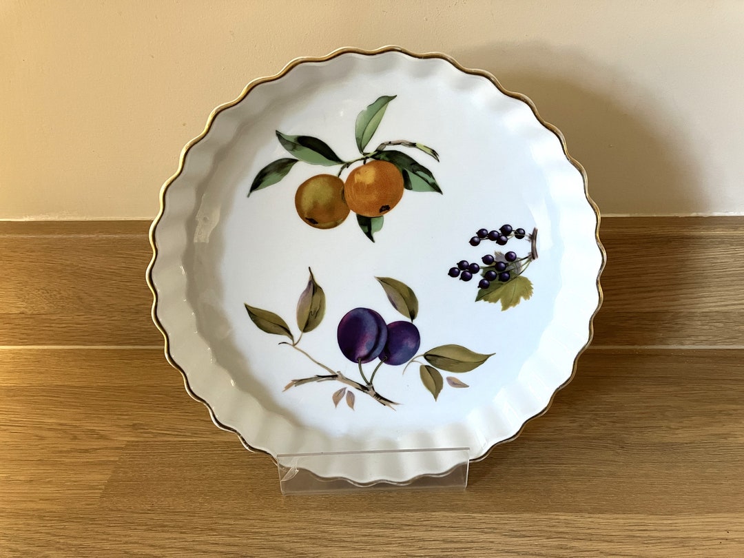 Royal Worcester Evesham Cups Large Royal Worcester EVESHAM Gold