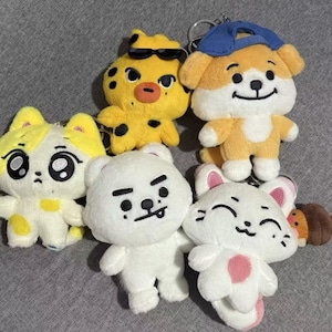 Enhypen plush sunghoon keychain - Etsy 日本