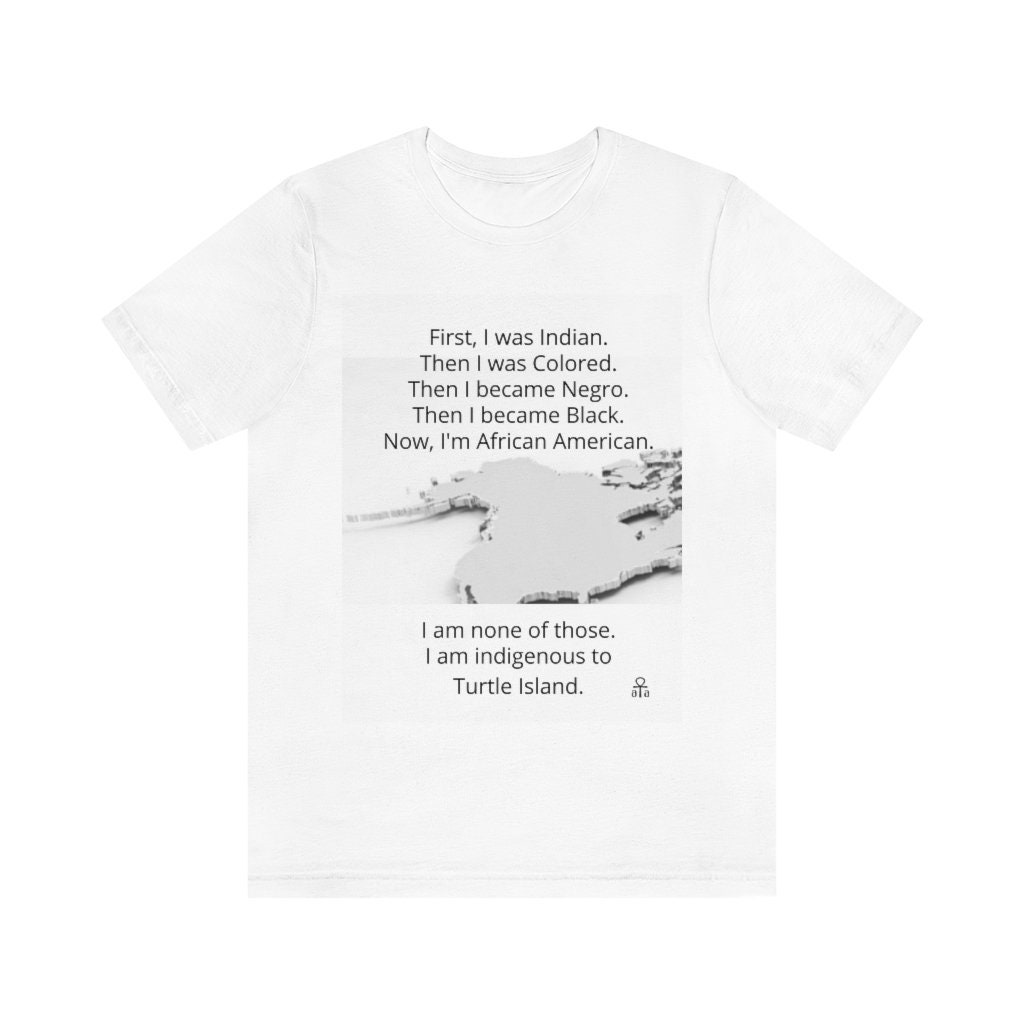 Bezhig Syllabics Shirt (White on Black) – Anishinaabe Thunder Company