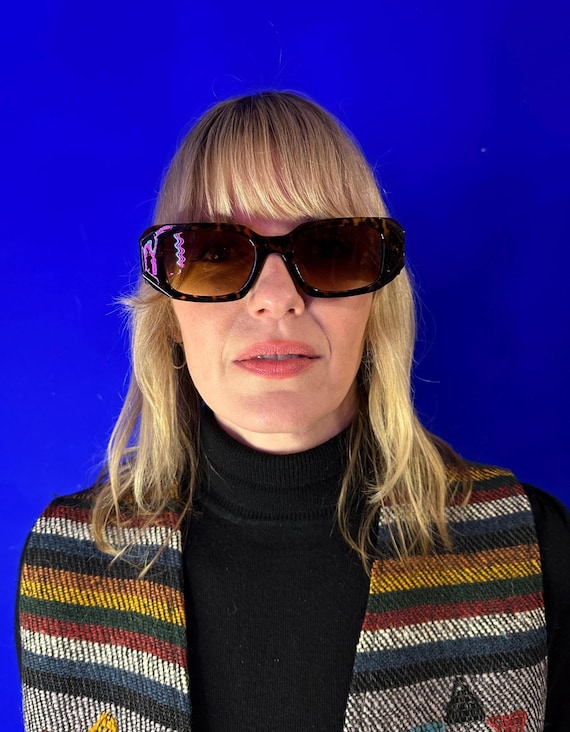 Vintage Rectangular Designer Style Sunglasses - T… - image 2