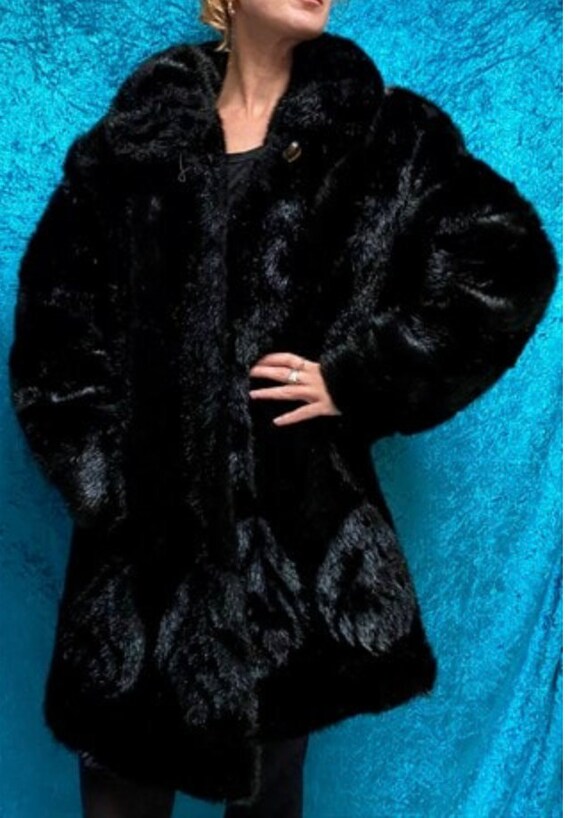 Vintage Glamorous Black 1980's Faux Fur 