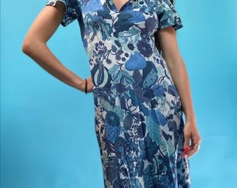 Vintage 1970s Floral Printed Blue Dress.
