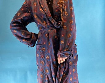 Vintage 1970s Paisley Printed Long Sleeve Midi Length Robe.