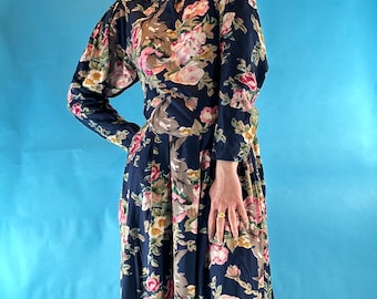 Vintage 80er Jahre Floral Midi Kleid, Barock Print mit Spitzenkragen