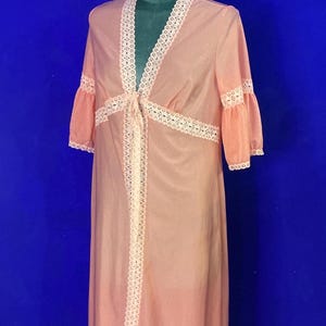 jolie chemise de nuit vintage très jolie dentelle taille 38/40 ref CHR22