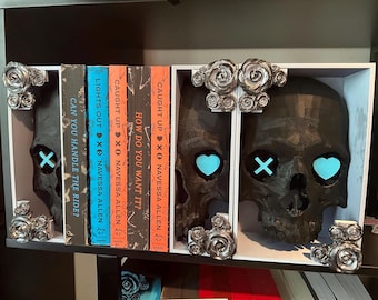 Hardcover Lights Out Buchecke & Buchstützen | Dark Romance Regaleinsatz | Fan-inspiriertes Gothic-Dekor | Stimmungsvoller Bücherregal-Akzent