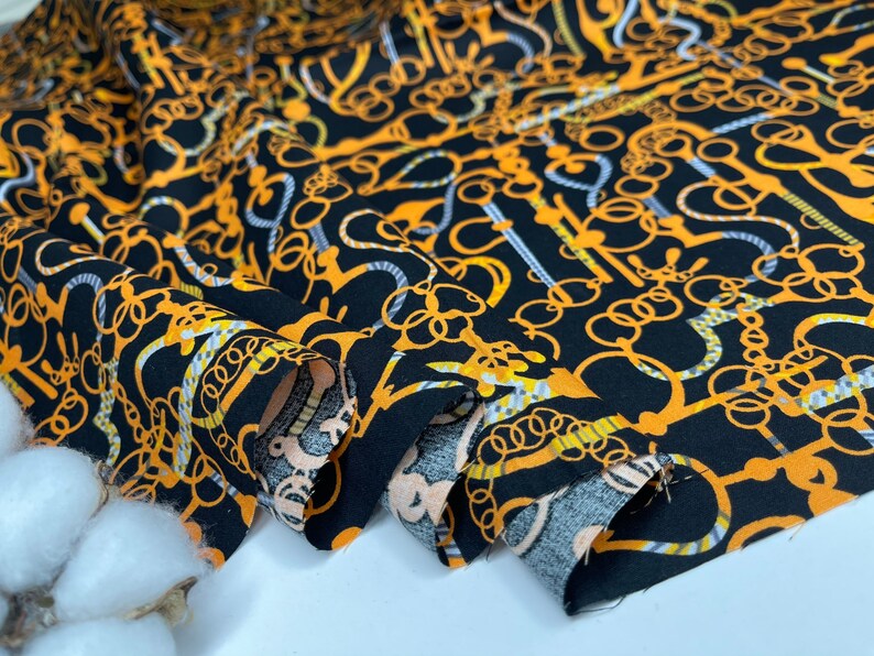 Flowers Chain geometrical geometry Print 100/% Cotton Poplin Crafting Cotton Dressmaking- Fabric